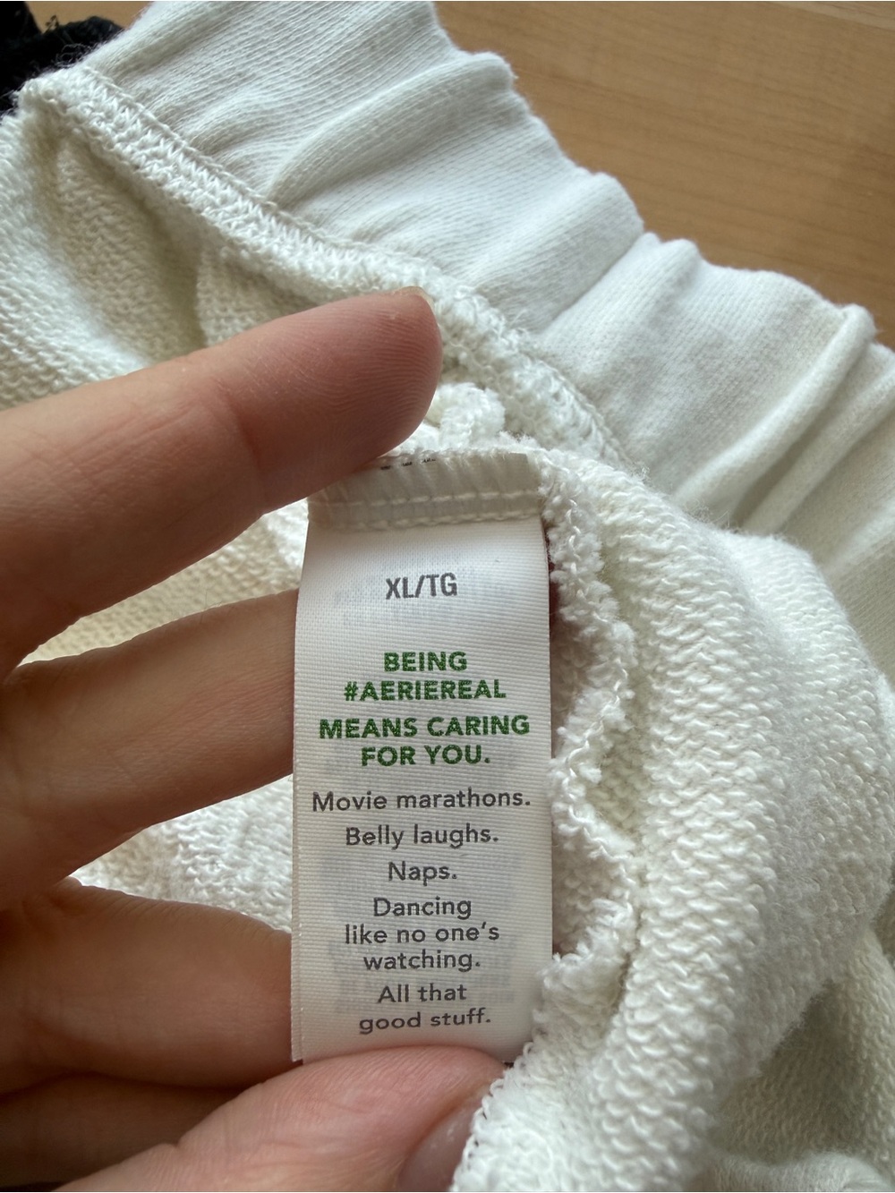 Aerie Go-To Fleece Short in Soft Muslin - Picture 4 of 10